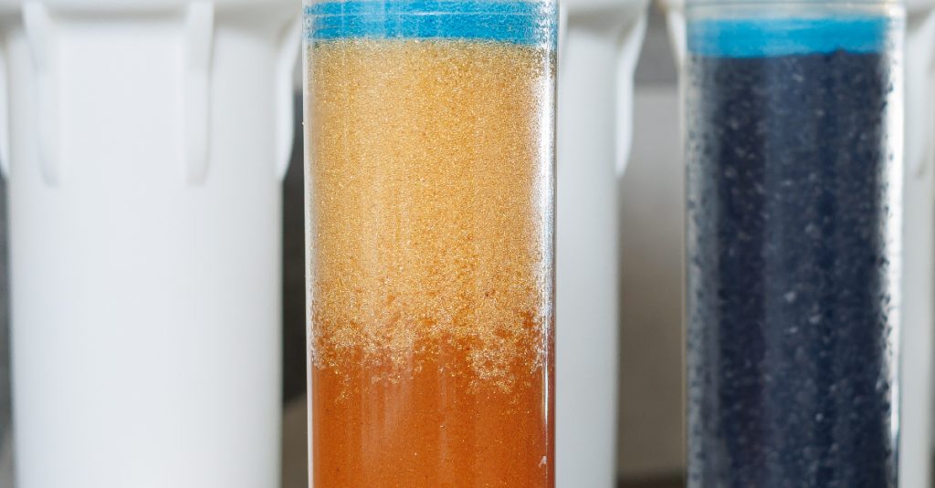 How does the reverse osmosis process ensure clean water?